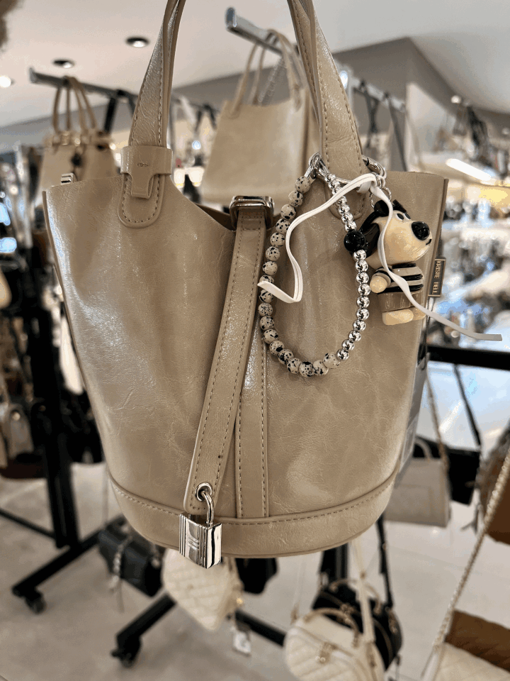 Bej Charmlı Heybe Kadın Çantası