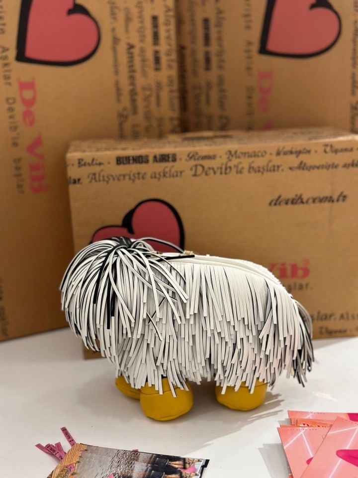 Püsküllü Köpek Figürlü Kadın Çantası