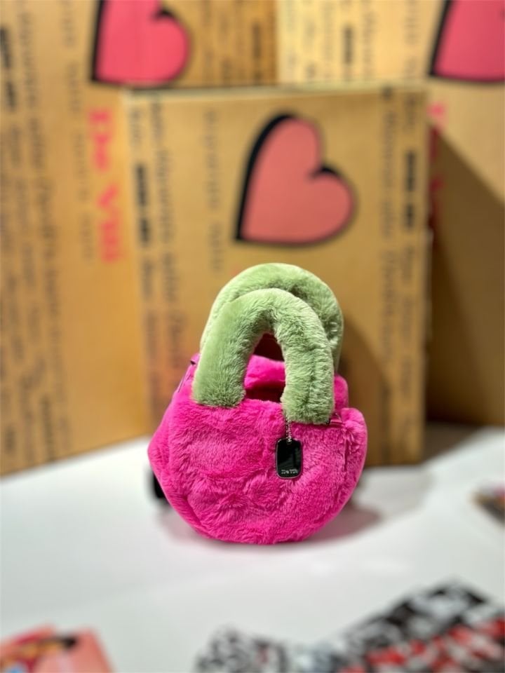 Fuşya Peluş Kadın Çantası